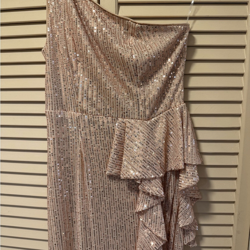 Beautiful gold/bronze long gown size Medium